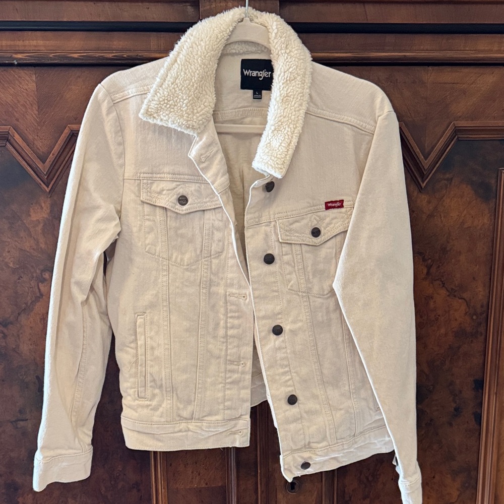 Wrangler Cream Denim Jacket with Sherpa Collar